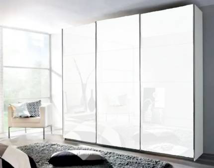 Dulap cu usi glisante KULMBACH 203x229x62cm alb alpin/ 3 usi sticla alba configurabil  